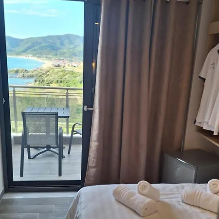 فندق Thea سارتي